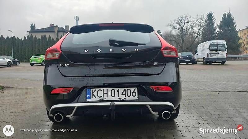 Czarny Używany 2015 Volvo V40 R-Design Hatchback | 37 500 zł (Uczciwa cena) - Obraz 1/4
