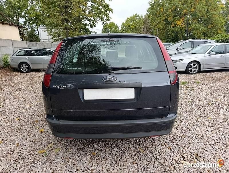 Granatowy Używany 2006 Ford Focus Kombi | 3900 zł (Uczciwa cena) - Obraz 1/4