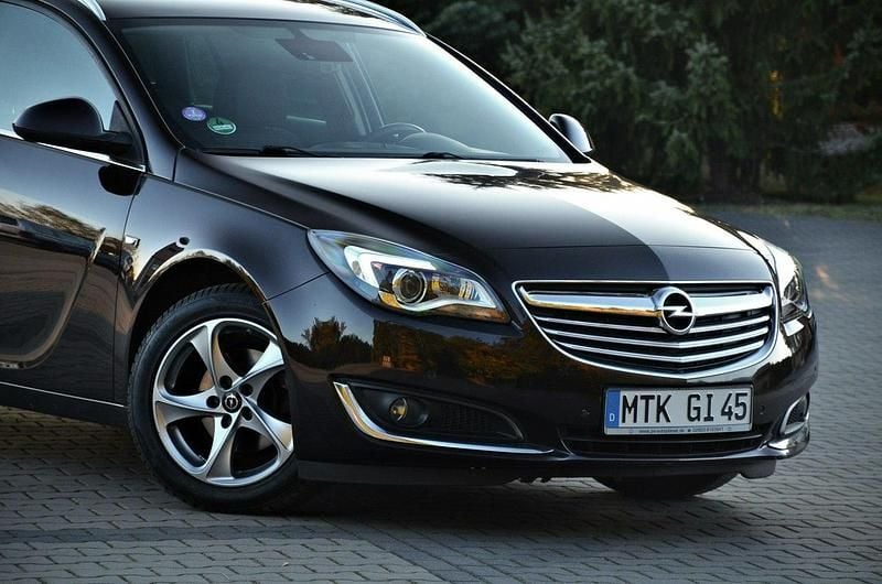 Brązowy (metalik) Używany 2014 Opel Insignia Kombi | 32 900 zł (Uczciwa cena) - Obraz 1/4