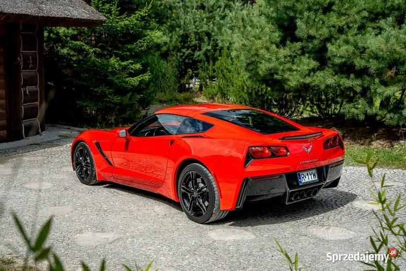 Czerwony Używany 2016 Chevrolet Corvette Stingray LT Coupe | 189 777 zł - Obraz 1/4