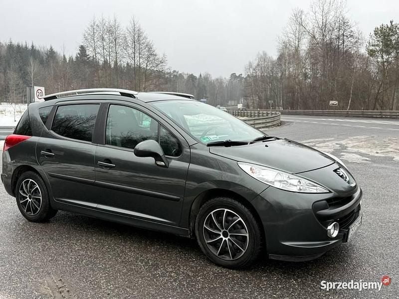 Zielony Używany 2009 Peugeot 207 Kombi | 9500 zł (Uczciwa cena) - Obraz 1/4