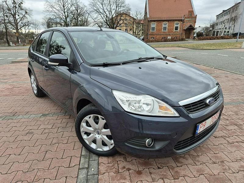 Używany Ford Focus 100 KM (73 kW) 2010 Szary (metalik) Hatchback