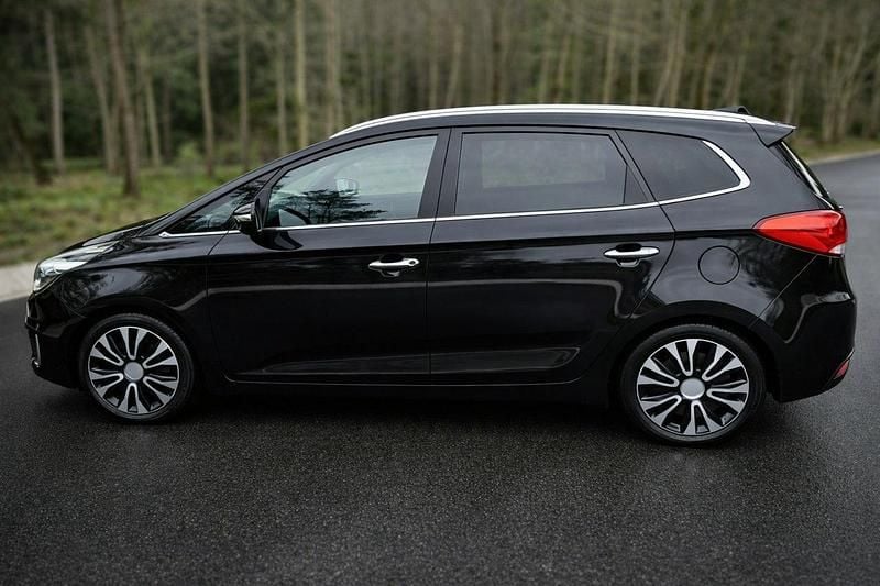 Używany Kia Carens 135 KM (99 kW) 2016 Czarny Minivan