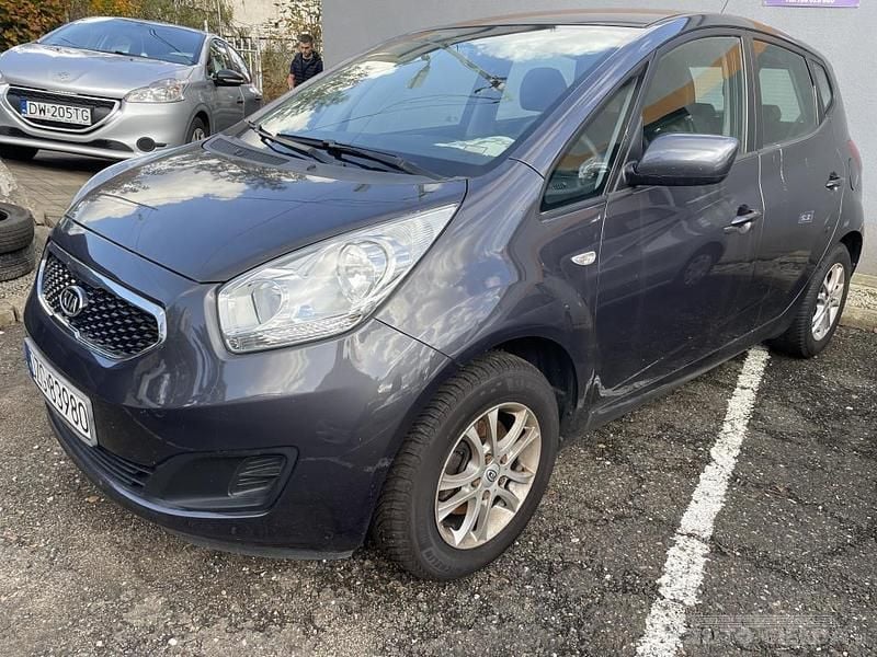 Używany Kia Venga 90 KM (66 kW) 2012 Grafitowy metalik Hatchback