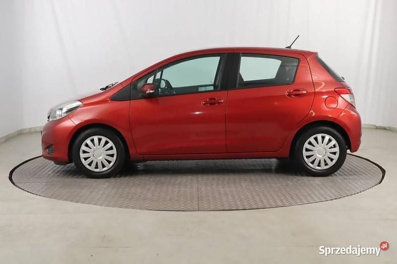 Używany Toyota Yaris 69 KM (50 kW) 2011 Czerwony Hatchback