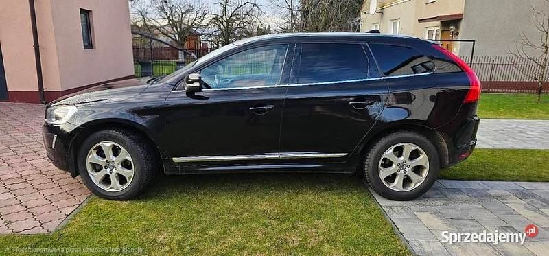 Używany Volvo XC60 2016 Czarny SUV