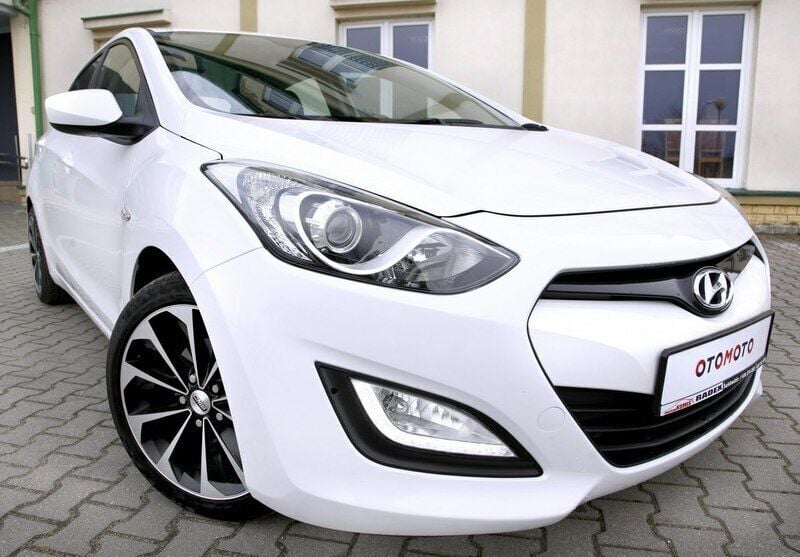 Używany Hyundai i30 100 KM (73 kW) 2012 Biały Hatchback