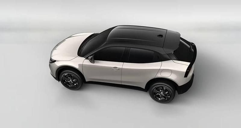 Nowe Alfa Romeo Junior 145 KM (106 kW) 2025 Lakier metalizowany szary z czarnym dachem  scala SUV