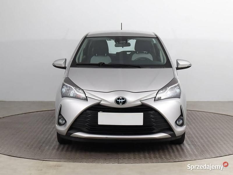 Srebrny Używany 2018 Toyota Yaris Hatchback | 45 999 zł (Uczciwa cena) - Obraz 1/4
