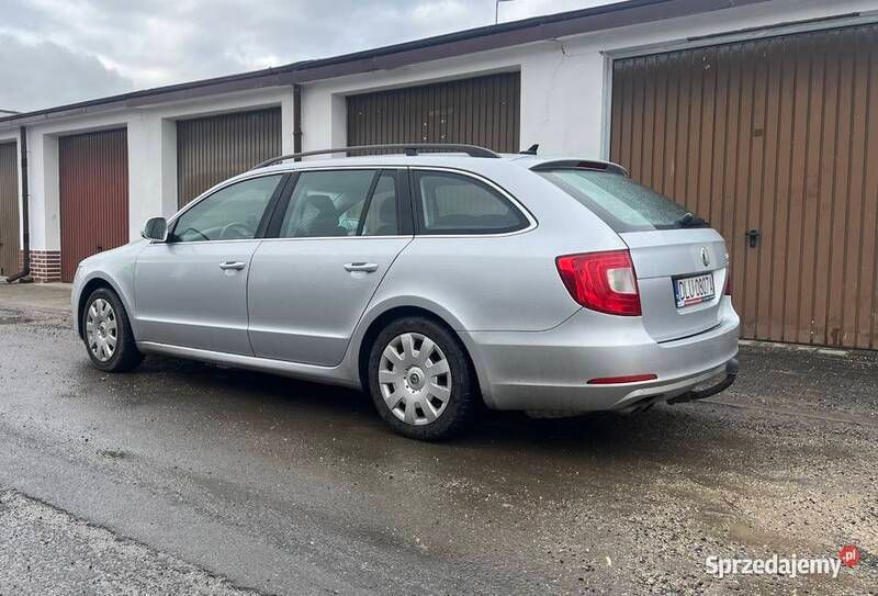 Srebrny Używany 2011 Skoda Superb GreenLine Kombi | 24 900 zł (Uczciwa cena) - Obraz 1/4