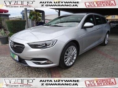 Używany Opel Insignia Sport 164 KM (120 kW) 2018 Srebrny Sedan/Limuzyna