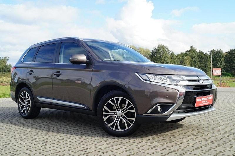 Używany Mitsubishi Outlander 150 KM (110 kW) 2016 Beżowy (metalik) SUV