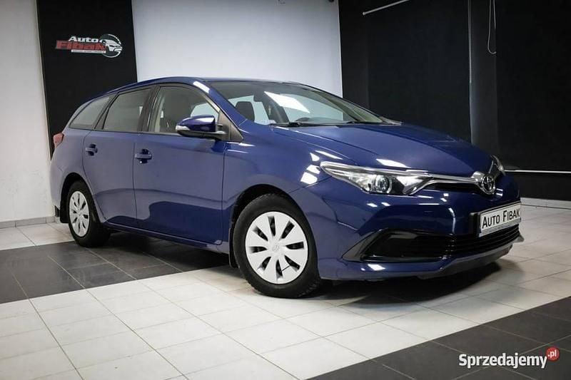 Granatowy Używany 2016 Toyota Auris Kombi | 41 900 zł (Uczciwa cena) - Obraz 1/4