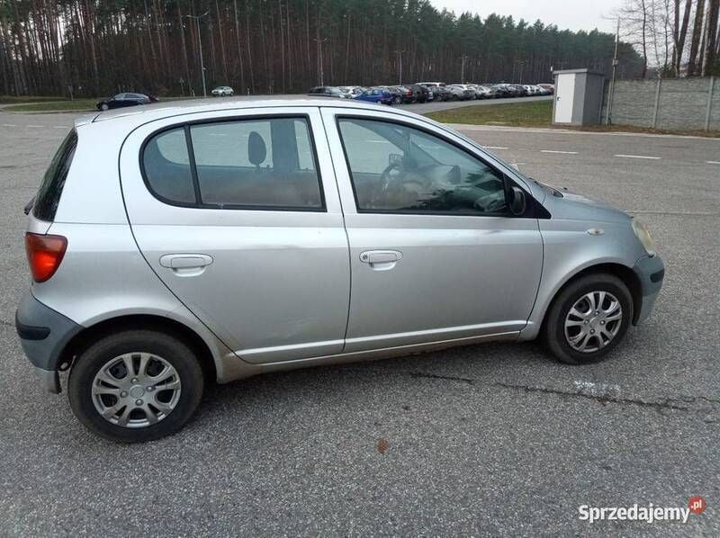 Używany 2004 Toyota Yaris Sedan/Limuzyna | 2000 zł (Uczciwa cena) - Obraz 1/4