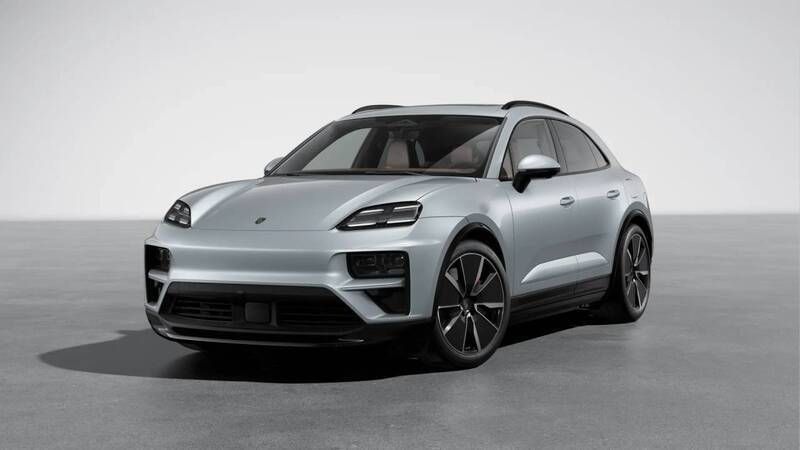 Dolomite silver metallic Nowe 2024 Porsche Macan Turbo SUV | 596 219 zł - Obraz 1/4