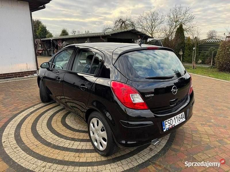 Czarny Używany 2010 Opel Corsa Hatchback | 11 999 zł (Uczciwa cena) - Obraz 1/4