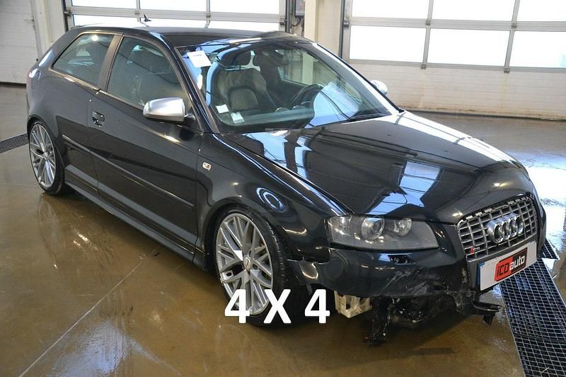 Czarny Używany 2006 Audi S3 Hatchback | 14 800 zł - Obraz 1/4