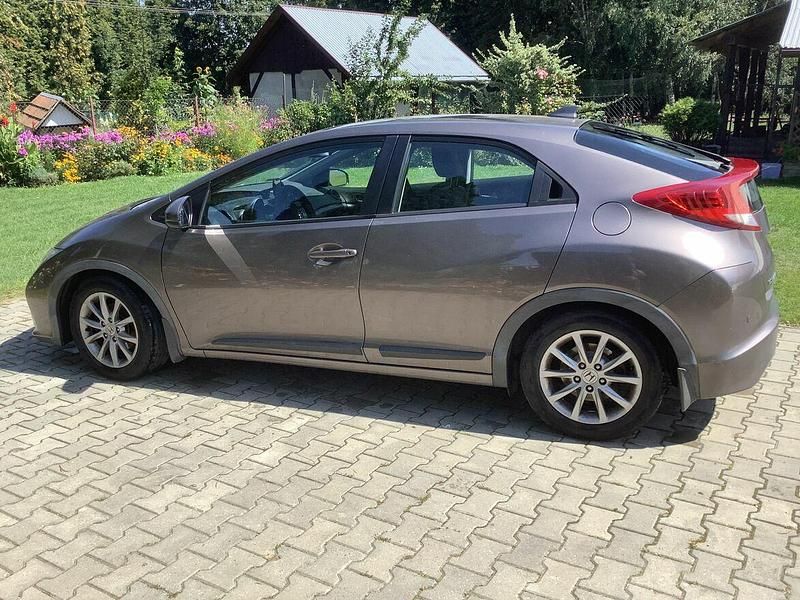 Brązowobeżowy Używany 2012 Honda Civic Comfort Hatchback | 32 000 zł (Dobra cena) - Obraz 1/4