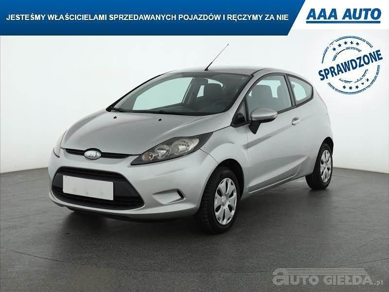 Używany Ford Fiesta 2008 Srebrny Hatchback