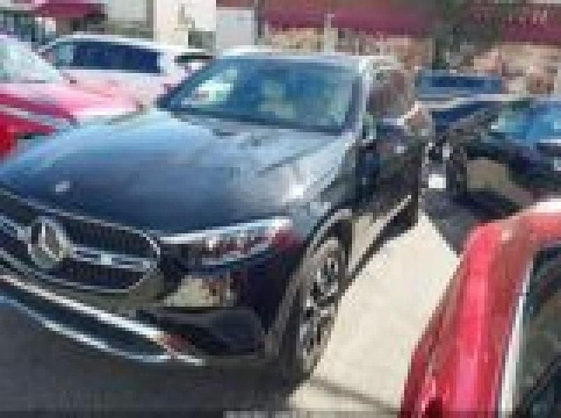 Czarny Używany 2025 Mercedes GLC350 SUV | 258 000 zł - Obraz 1/4