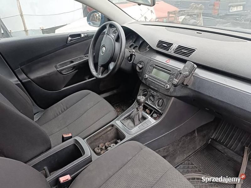 Używany VW Passat 2006 Granatowy Sedan/Limuzyna