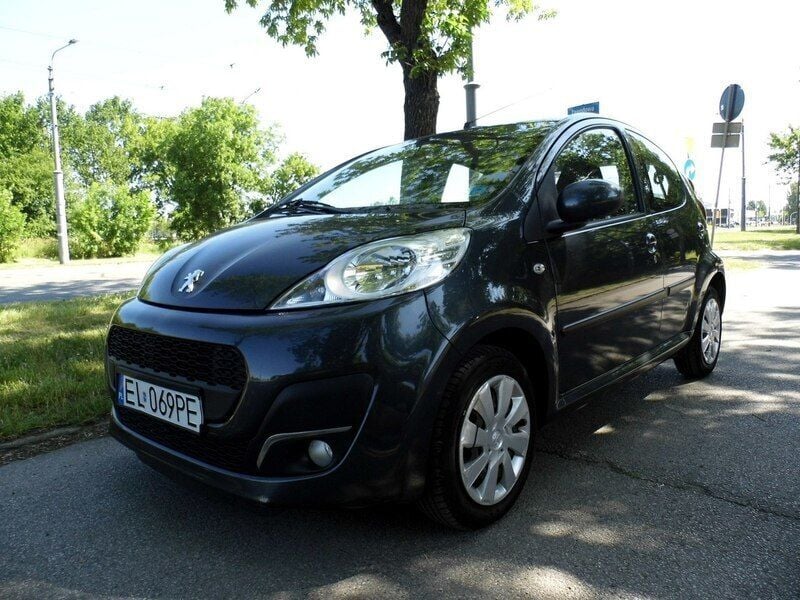 Grafitowy Używany 2012 Peugeot 107 Hatchback | 15 900 zł - Obraz 1/4