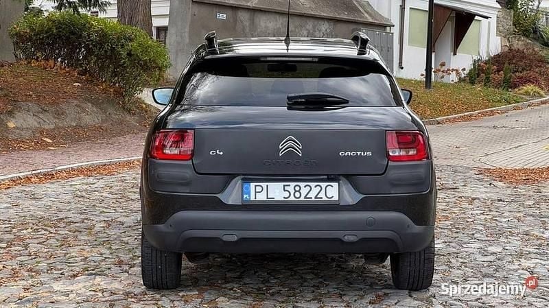 Używany Citroën C4 2016 Czarny Sedan/Limuzyna