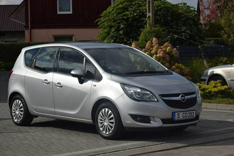 Srebrny Używany 2015 Opel Meriva Minivan | 25 400 zł (Uczciwa cena) - Obraz 1/4