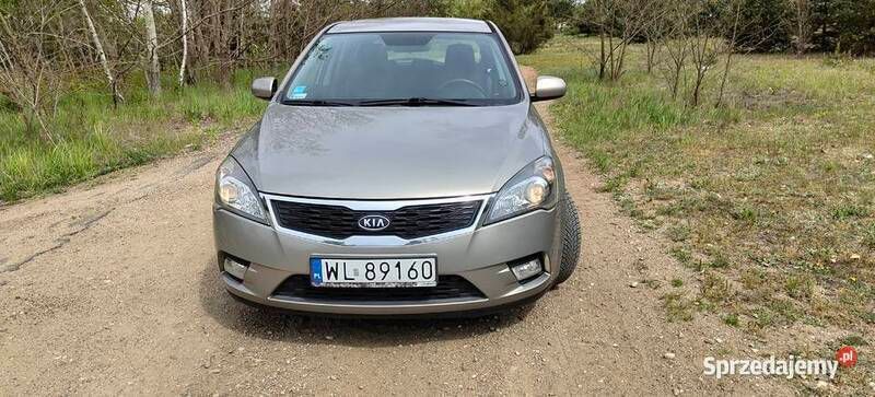 Srebrny Używany 2009 Kia Ceed Hatchback | 11 200 zł (Dobra cena) - Obraz 1/4
