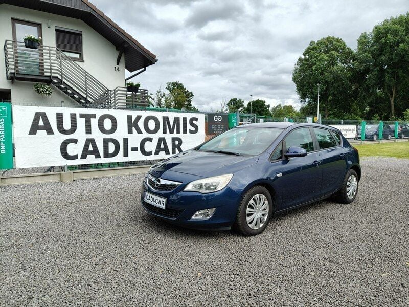 Niebieski ciemny (metalik) Używany 2010 Opel Astra Hatchback | 21 900 zł (Dość drogi) - Obraz 1/4