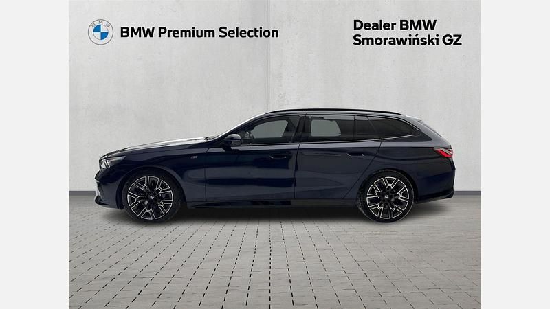 Używany BMW 520 Comfort Edition 197 KM (144 kW) 2024 Tansanit blue ii metallic metalizowany Kombi