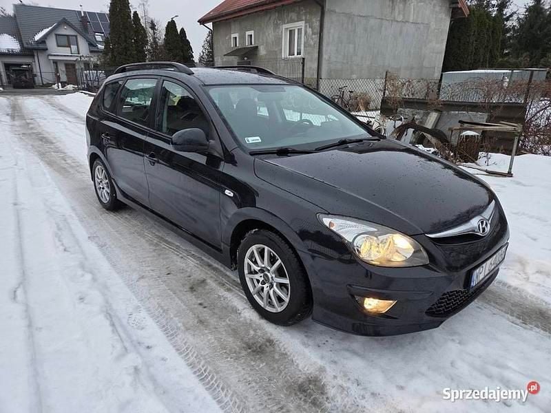 Używany Hyundai i30 2010 Czarny Kombi