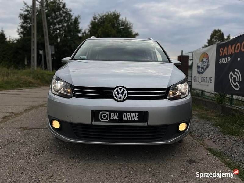 Srebrny Używany 2015 VW Touran Minivan | 31 900 zł (Dobra cena) - Obraz 1/4