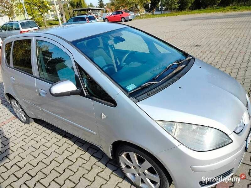 Używany Mitsubishi Colt 95 KM (69 kW) 2006 Srebrny Hatchback