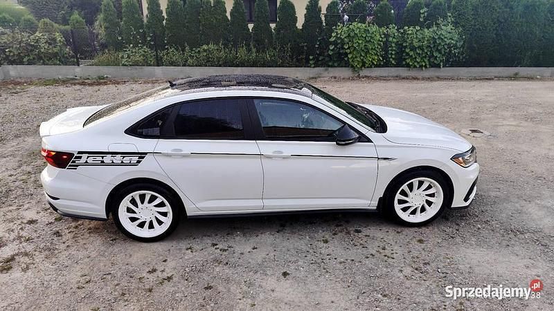 Używany VW Jetta 300 KM (220 kW) 2018 Sedan/Limuzyna