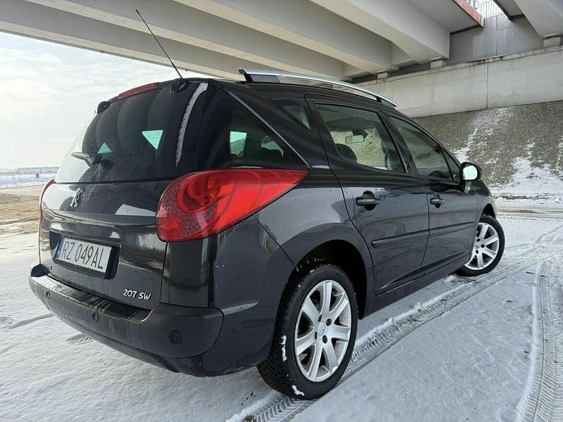 Używany Peugeot 207 2009 Czarny Kombi