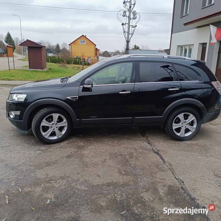 Czarny Używany 2011 Chevrolet Captiva SUV | 30 000 zł (Uczciwa cena) - Obraz 1/4