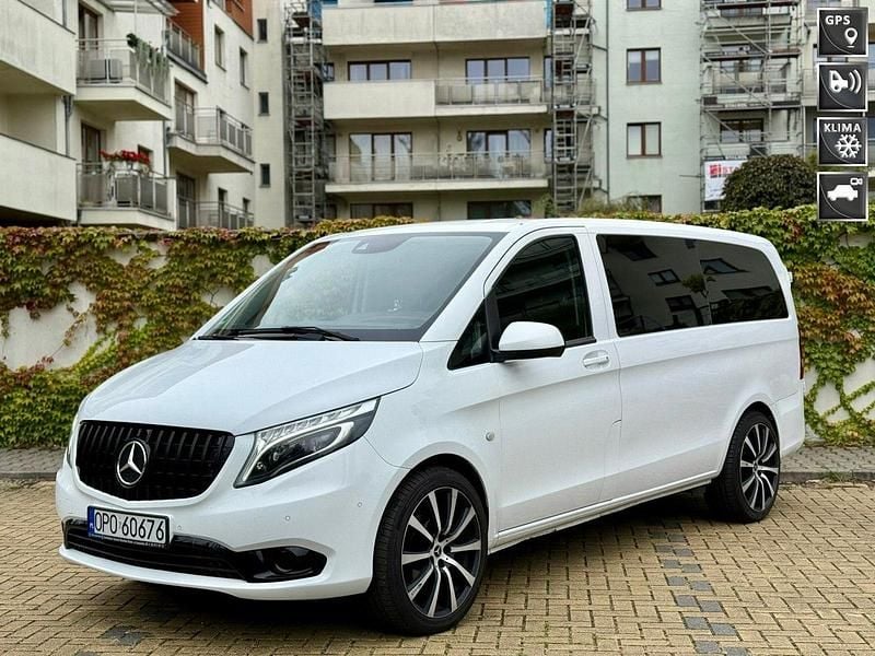 Biały Używany 2020 Mercedes Vito Minivan | 115 000 zł - Obraz 1/4