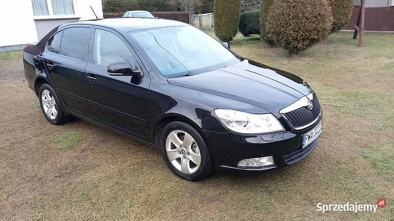 Czarny Używany 2012 Skoda Octavia Hatchback | 17 900 zł (Uczciwa cena) - Obraz 1/4