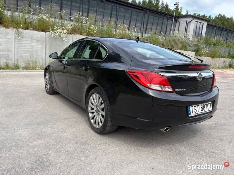 Używany Opel Insignia 2010 Czarny Hatchback