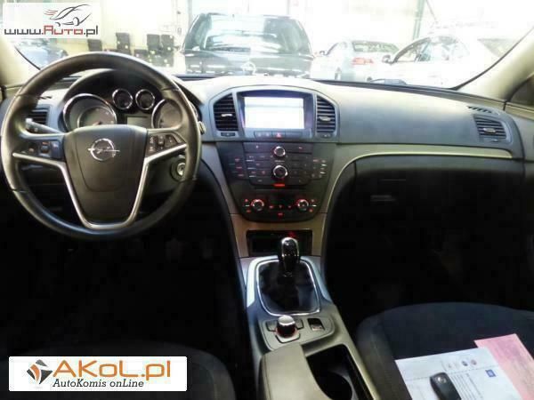 Używany Opel Insignia 110 KM (80 kW) 2009 Srebrny Sedan/Limuzyna