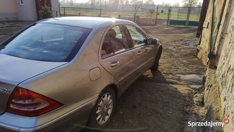 Używany Mercedes C220 2004