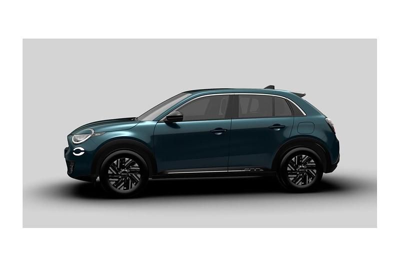 Nowe Fiat 600 Pop 110 KM (80 kW) 2025 Lakier metalizowany kremowy cappucino SUV