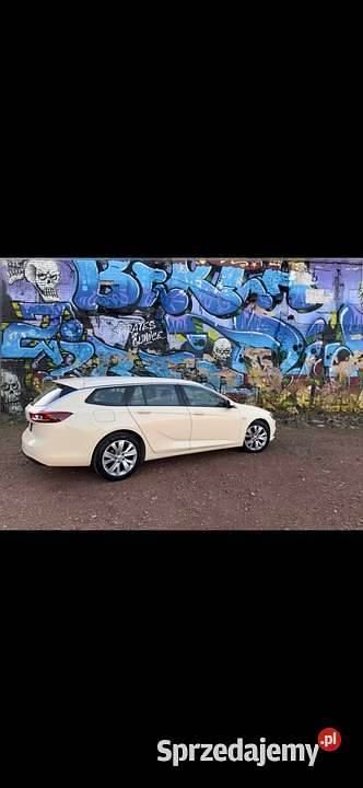 Używany Opel Insignia 2018 Beżowy Kombi