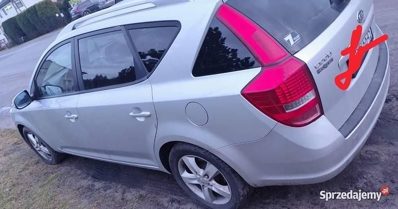 Używany Kia Ceed 2011 Srebrny Hatchback