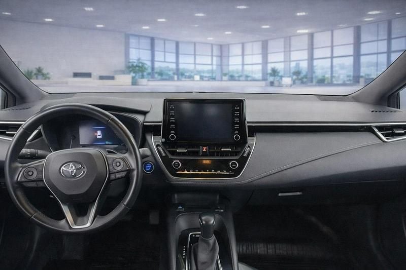 Używany Toyota Corolla 122 KM (89 kW) 2021 Biały Kombi
