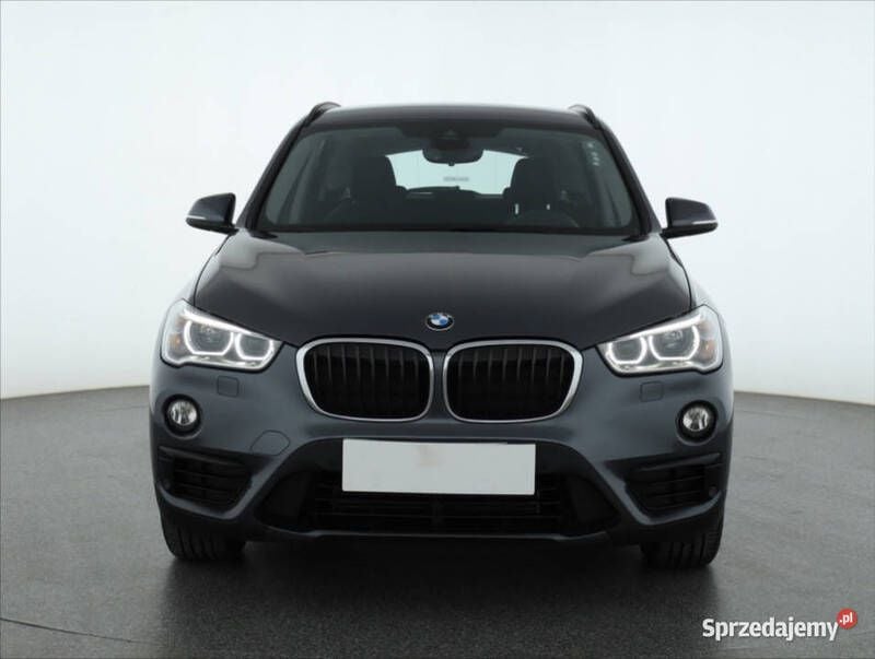 Szary Używany 2015 BMW X1 SUV | 71 999 zł (Uczciwa cena) - Obraz 1/4
