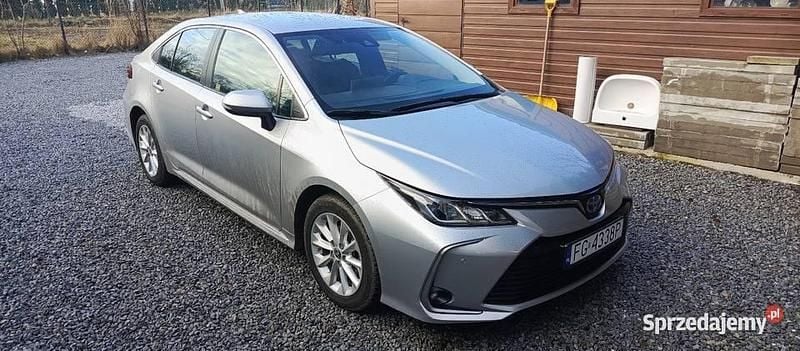 Używany Toyota Corolla Comfort 2023 Srebrny Sedan/Limuzyna