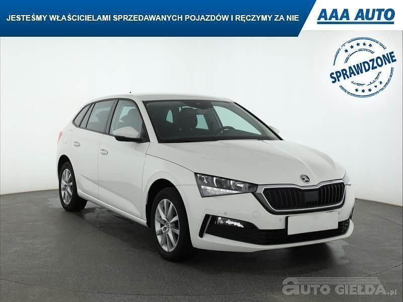 Używany Skoda Scala 2021 Biały Hatchback