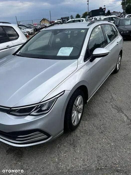 Używany VW Golf VIII Comfortline 131 KM (96 kW) 2021 Srebrny Kombi